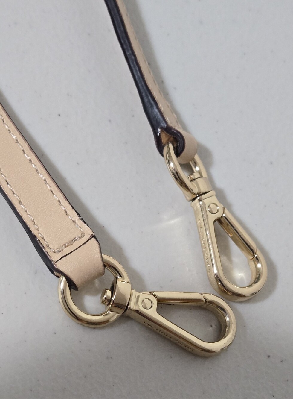 Michael Kors Neutral Cream Leather Bag Strap with Gold Buckle - Picture 4 of 8